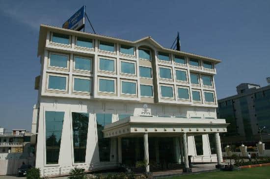 Hotel Saffron Kiran, Faridabad 2